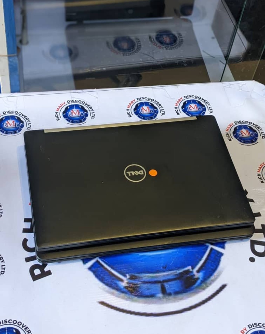 Dell 7480 I Core i5 I 8GB RAM I 256SSD I keyboard light I 14 inches I 6th Gen I webcam