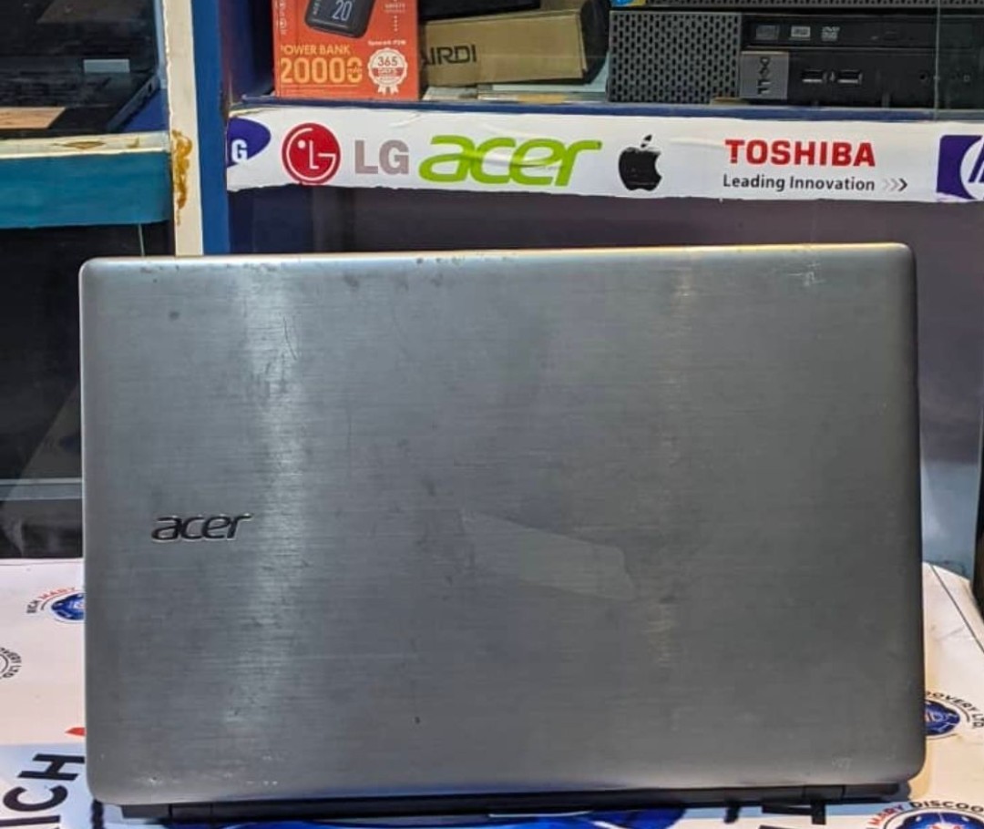 Acer aspire I Core i5 I 8GB RAM I 320GB HDD I 15.6 screen I 2GB Dedicated graphic I webcam.