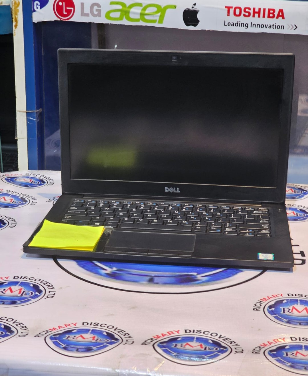 Dell 7270Core i5 I 8GB I 256 SSD I ultra slim I screen 13.6 I wifi I windows 10 I Intel graphics I webcam I +/-4 battery life I uk used with warranty